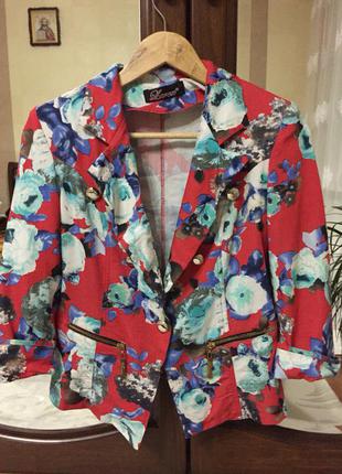 Пиджак с цветочным принтом1 фото