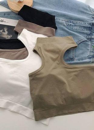 Шикарний топ з горлечком