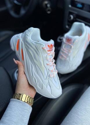 Кросівки жіночі adidas yeezy boost 700 white