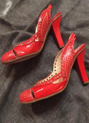 Продам босоніжки john galliano