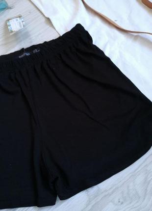 Черные базовые легкие шорты2 фото