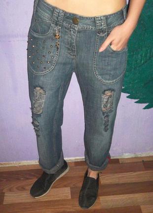 Рвані джинси за типом бойфренд cecil з шипами1 фото