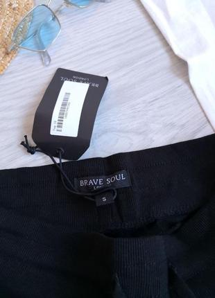 Черные плотные базовые шорты со шнуровкой4 фото