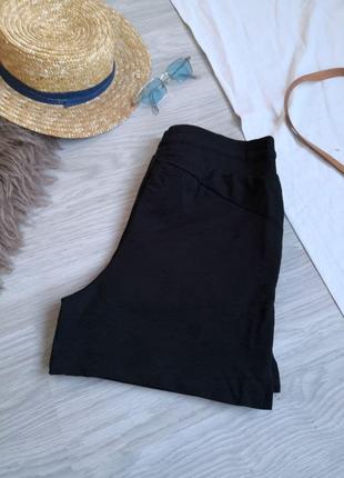 Черные плотные базовые шорты со шнуровкой7 фото