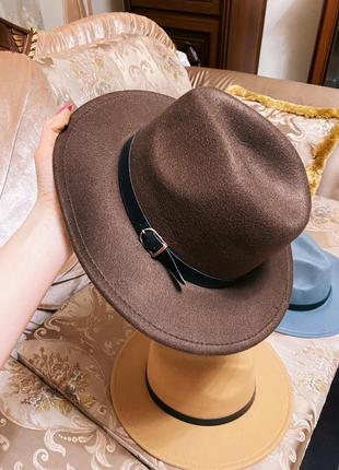 Шикарная коричневая шляпа федора с декором капелюх головной убор кепка шапка1 фото