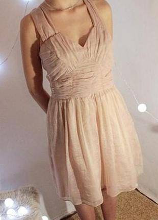 Ніжне повітряне плаття atmosphere