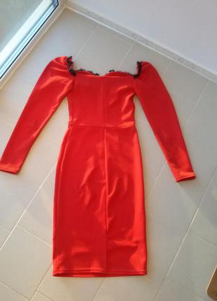 Эффектное красное платье с бюстье3 фото