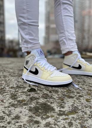 Nike air jordan 1 mid coconut milk жіночі кросівки найк аір форс7 фото