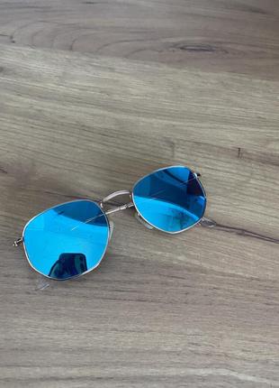 Сині дзеркальні круглі окуляри з поляризацією в золотистій оправі2 фото