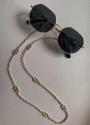 Трендові сонцезахисні окуляри з цепочкою, очки з ланцюжком шестигранні в стилі valentino4 фото