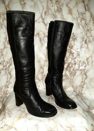 Чорні шкіряні демі чоботи на товстих підборах р.39