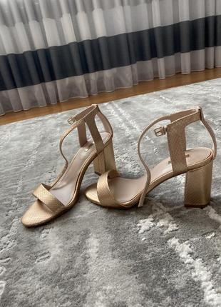Босоножки carvela,сандали,босоніжки на каблуку,туфли,лодочки