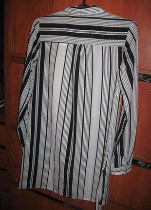 Рубашка длинная с разрезами полоска черно-белая4 фото