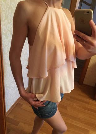 Пудровий топ на тонких бретелях з хвилями