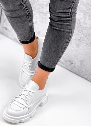Жіночі білі натуральні шкіряні туфлі на шнурках шнурівці товстій підошві шкіра білі шкіряні туфлі шнуровці5 фото