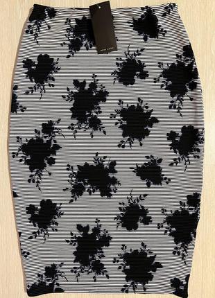 Очень красивая и стильная брендовая юбка.