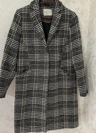 Стильне пальто в клітку