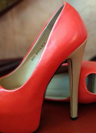 Босоножки с открытым носком