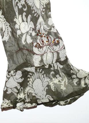 Шелковая блузка, украшенная вышивкой и стразами, р. 48-523 фото