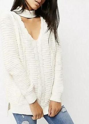 Белый оверсайз свитер с чокером удлиненный1 фото