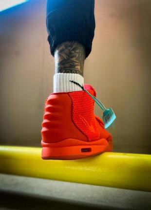 Чоловічі кросівки nike air yeezy 2 sp red знижка sale2 фото