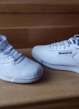 Женские кроссовки reebok