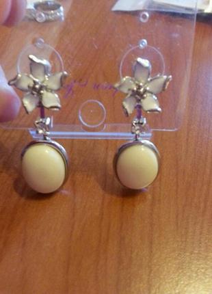 Сережки-гвоздики