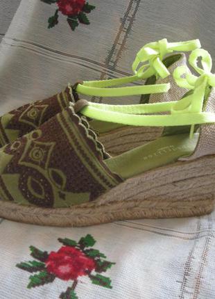 Босоножки"espadrilles"р.40,стелька-23,5см.зелено-болотного цвета.1 фото