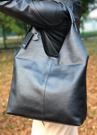 Жіноча шкіряна сумка через плече чорна
