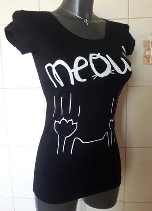 Красивая облегающая,женственная футболка setay,люкс качество,с принтом "кошачьи лапки"1 фото