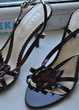 Босоніжки класс