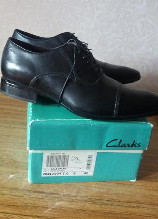 Класні модельні туфлі clarks