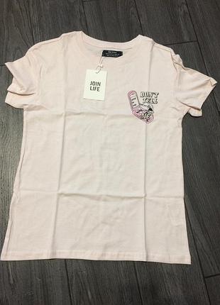 Нежно розовая футболка