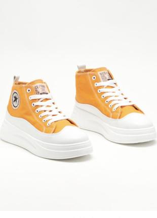 Женские высокие кеды горчичного цвета