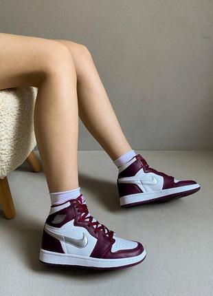 Nike jordan 1 retro og bordeaux новинка женские высокие бордовые кроссовки найк джордан весна лето осень жіночі бордові трендові кросівки демісезон9 фото