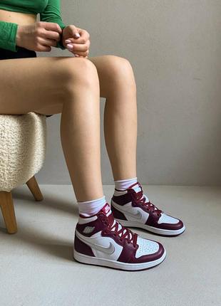 Nike jordan 1 retro og bordeaux новинка женские высокие бордовые кроссовки найк джордан весна лето осень жіночі бордові трендові кросівки демісезон10 фото