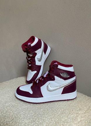 Nike quantity jordan 1 retro og bordeaux новинка женские высокие бордовые кроссовки найк джордан весна лето осень жіночі бордові трендові кросівки демісезон2 фото