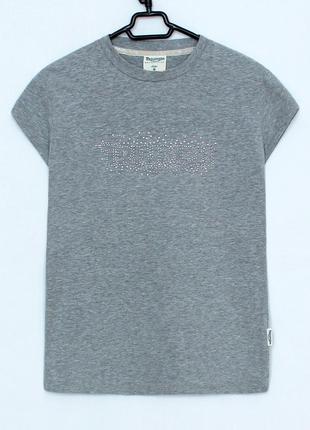 Жіноча футболка