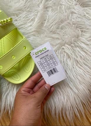 Шлепки слайды лайм  classic crocs sandal lime zest9 фото