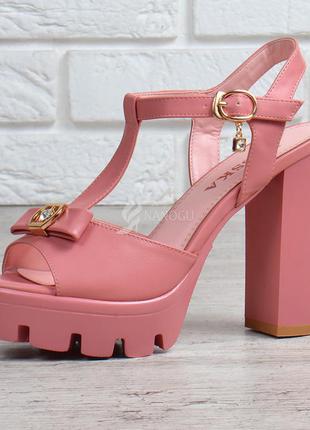 Босоножки женские на широком каблуке пудра розовые miss ka