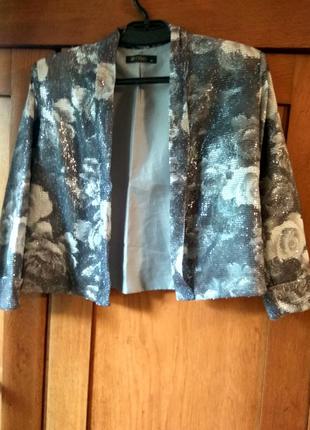 Нарядный жакетик  с розами на "пайеточной" ткани