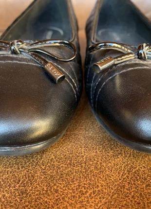 Чёрные кожаные туфли балетки geox p -39 (25,8 см)2 фото