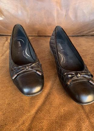 Чёрные кожаные туфли балетки geox p -39 (25,8 см)3 фото