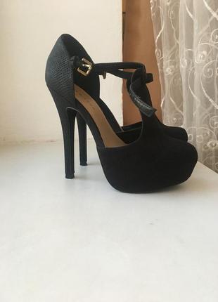 Шикарні чорні туфлі босоніжки ботінки нубук new look