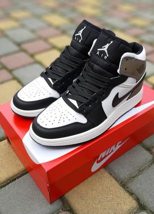 Чоловічі кросівки nike air jordan 1 білі з чорним і коричневим