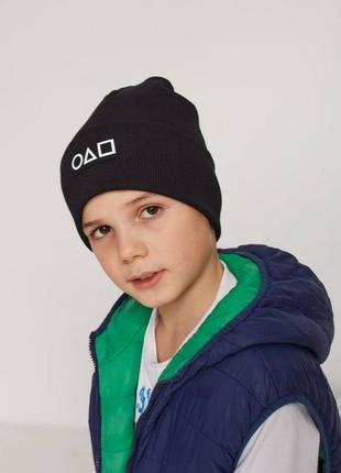 Крута шапка з відворотом на весну-осінь