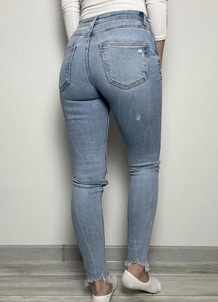 Світлі джинси скіні светлые джинсы zara4 фото