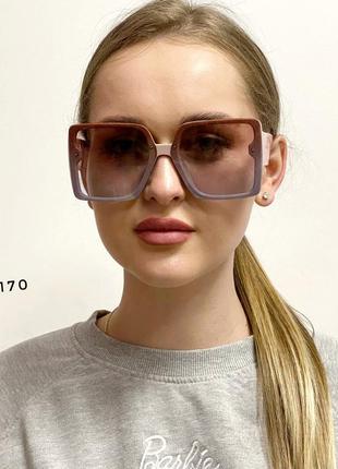 Сонцезахисні окуляри в стилі оверсайз к. 21702 фото