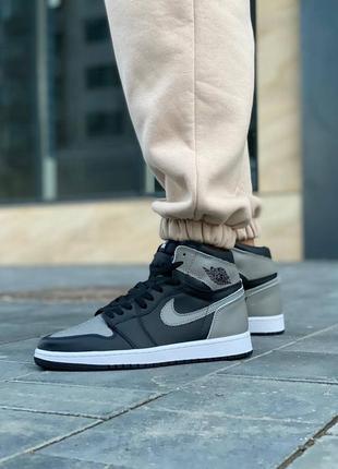 Nike air jordan retro 1 black grey новинка женские высокие кроссовки найк джордан черные весна лето осень жіночі сірі чорні кросівки3 фото