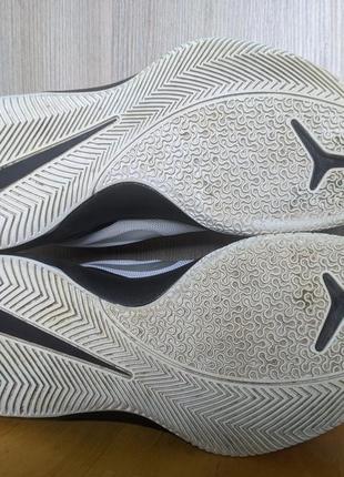 Nike air versitile - баскетбольные кроссовки7 фото
